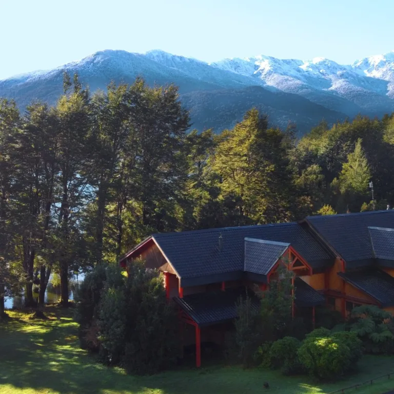 Lodge Lago Yelcho